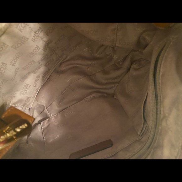 Michael Kors Leather handbag 👜 - Picture 7 of 15